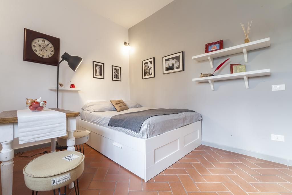 Central Pitti Studio Flat Firenze Bagian luar foto